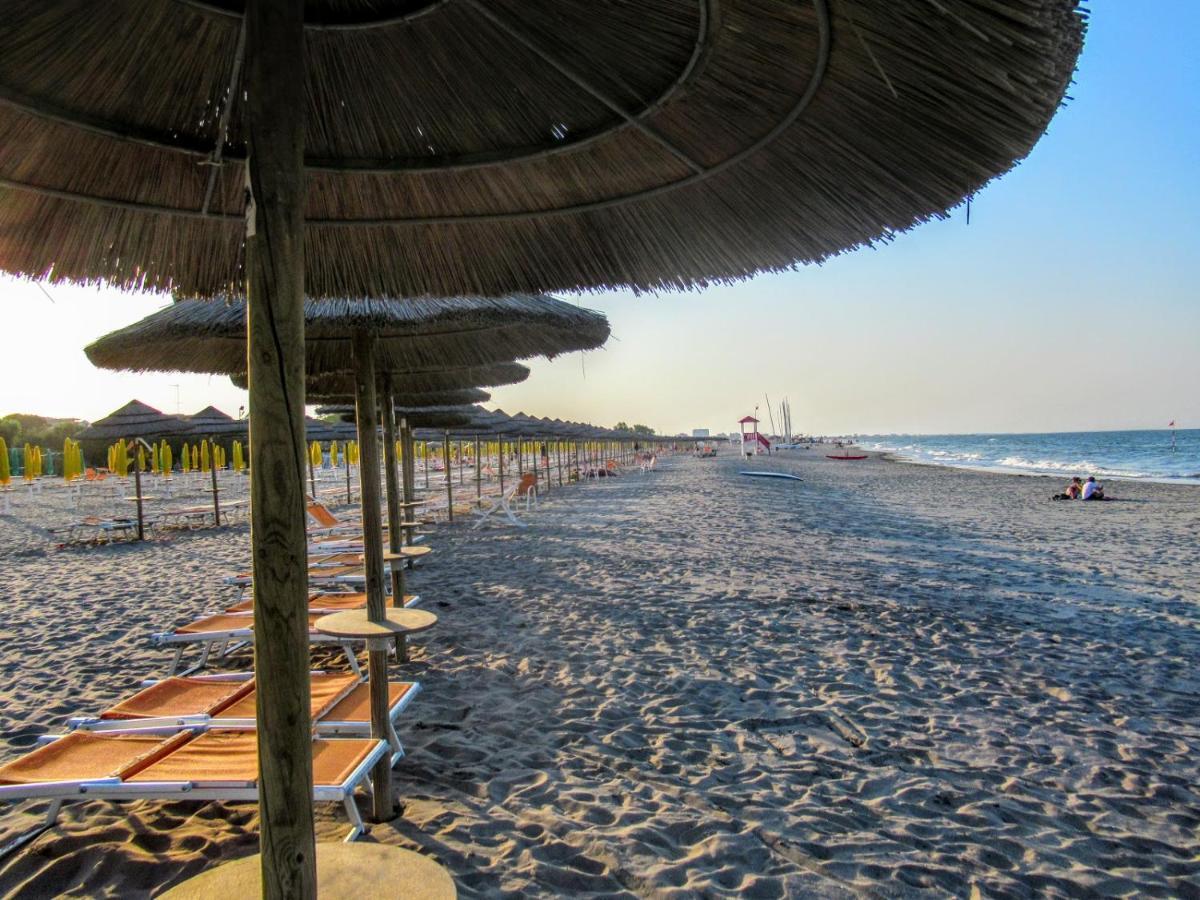 Dena Chalets - Lido Di Spina At The Beach 외부 사진
